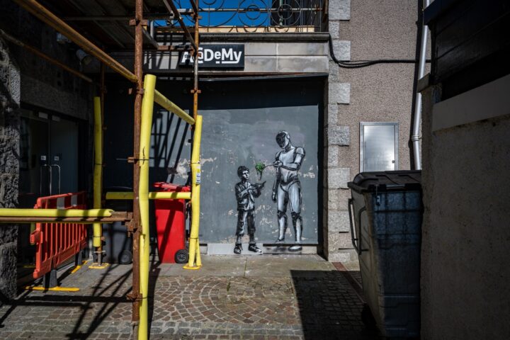 The Rebel Bear 007 final bktphoto nuartabz webres