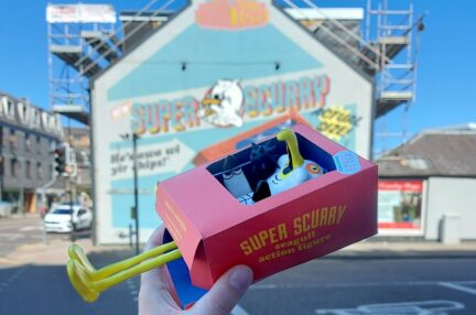 Supper Scurry is awa' wi' the prize in our Nuart Aberdeen mirror mural challenge