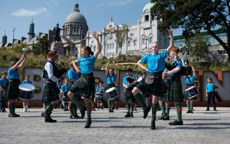 RG Cpipebandanddancers